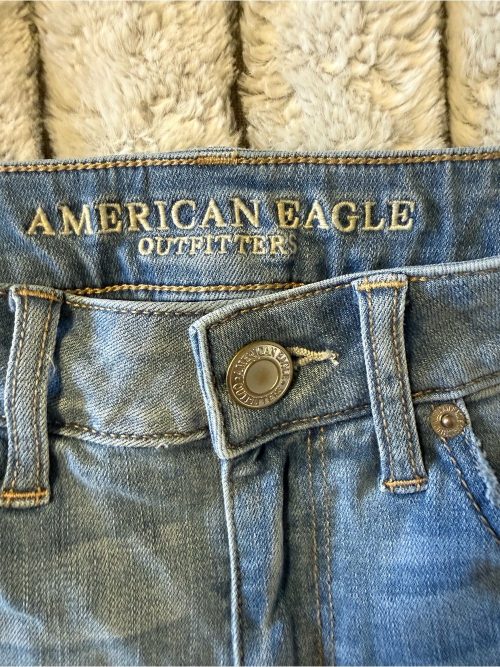 American Eagle Outfitters Light Blue Rolled Cuff Denim Shorts - Picture 2 of 5